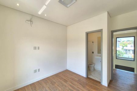 Casa de condomínio à venda com 306m², 3 quartos e 4 vagasSuíte