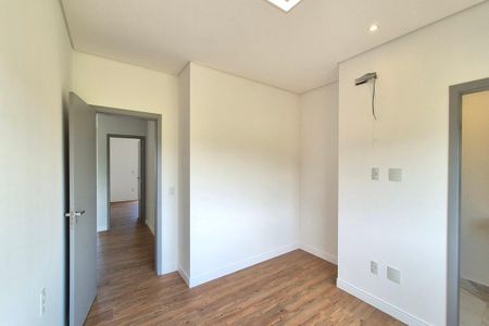 Casa de condomínio à venda com 306m², 3 quartos e 4 vagasSuíte 2