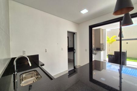 Casa de condomínio à venda com 306m², 3 quartos e 4 vagasCozinha