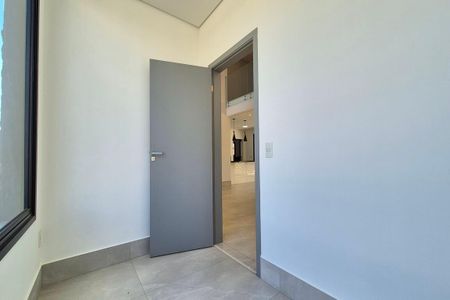 Casa de condomínio à venda com 306m², 3 quartos e 4 vagasEscritório