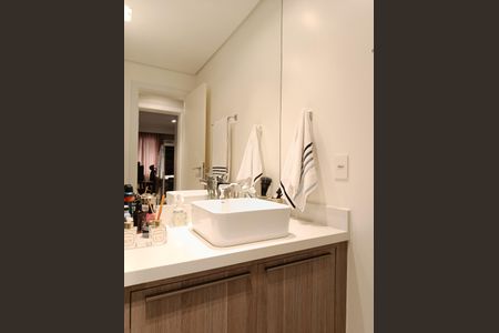 Apartamento à venda com 89m², 2 quartos e 1 vaga Apartamento à venda com 89m², 2 quartos e 1 vagaBanheiro social