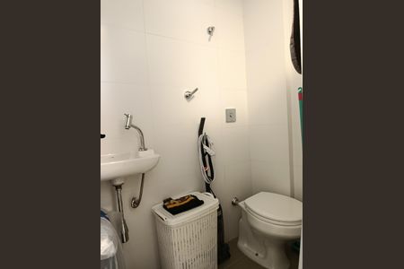 Apartamento à venda com 89m², 2 quartos e 1 vaga Apartamento à venda com 89m², 2 quartos e 1 vagaÁrea de Serviço - banheiro