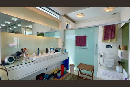 Apartamento para alugar com 156m², 1 quarto e 2 vagasBanheiro da Suíte