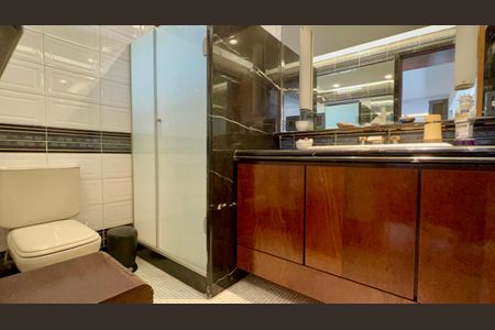 Apartamento para alugar com 156m², 1 quarto e 2 vagasBanheiro