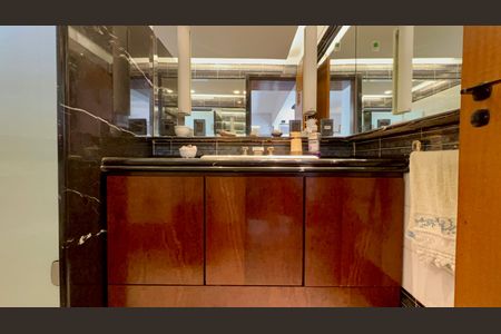 Apartamento para alugar com 156m², 1 quarto e 2 vagasBanheiro