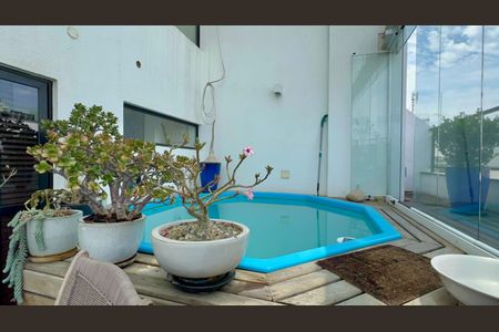 Apartamento para alugar com 156m², 1 quarto e 2 vagasVaranda