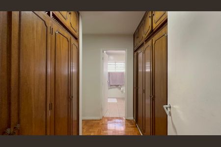 Casa à venda com 420m², 3 quartos e 8 vagasCloset da suíte