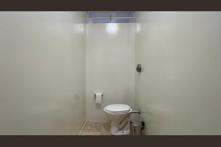 Casa à venda com 420m², 3 quartos e 8 vagasLavabo