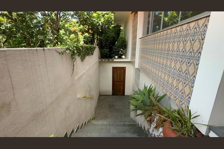 Casa à venda com 420m², 3 quartos e 8 vagasEntrada