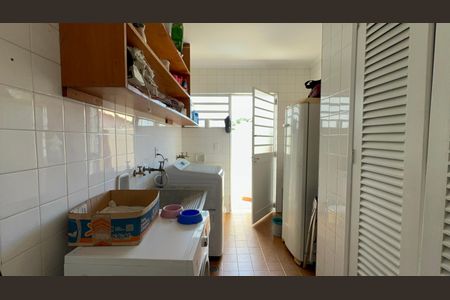 Casa à venda com 420m², 3 quartos e 8 vagasÁrea de Serviço