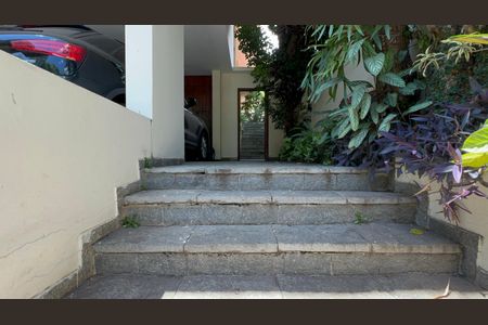 Casa à venda com 420m², 3 quartos e 8 vagasEntrada