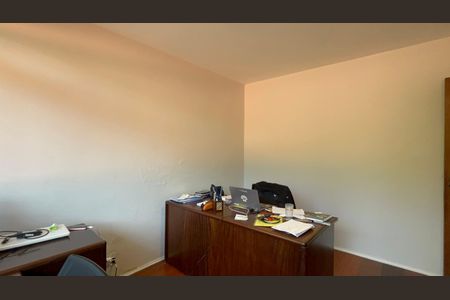 Casa à venda com 420m², 3 quartos e 8 vagasEscritório