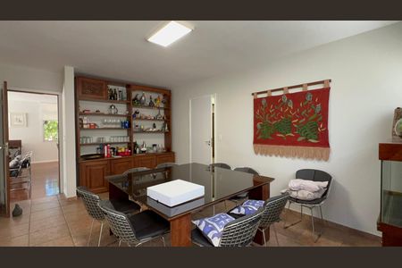 Casa à venda com 420m², 3 quartos e 8 vagasCopa