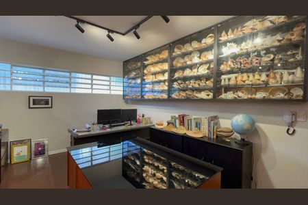 Casa à venda com 420m², 3 quartos e 8 vagasSala de estudo 