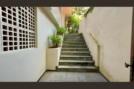 Casa à venda com 420m², 3 quartos e 8 vagasEntrada