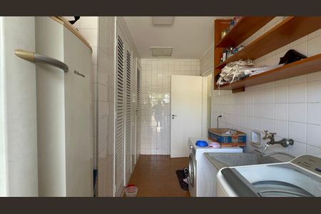 Casa à venda com 420m², 3 quartos e 8 vagasÁrea de Serviço