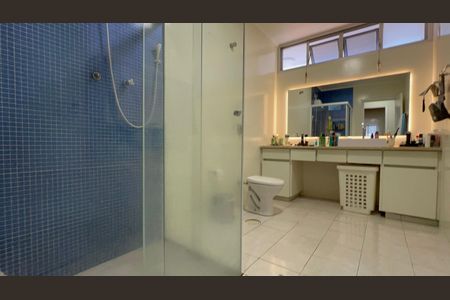 Casa à venda com 420m², 3 quartos e 8 vagasBanheiro