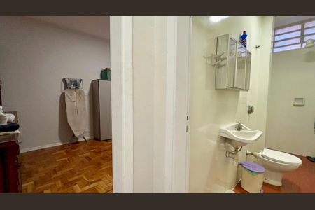Casa à venda com 420m², 3 quartos e 8 vagasQuarto de serviço 