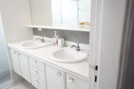 Apartamento à venda com 131m², 3 quartos e 1 vagaBanheiro da Suíte