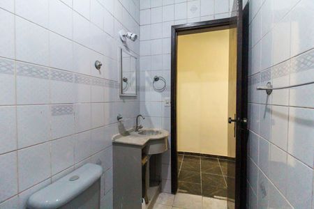 Casa para alugar com 60m², 2 quartos e 1 vaga Casa para alugar com 60m², 2 quartos e 1 vagaBanheiro 2
