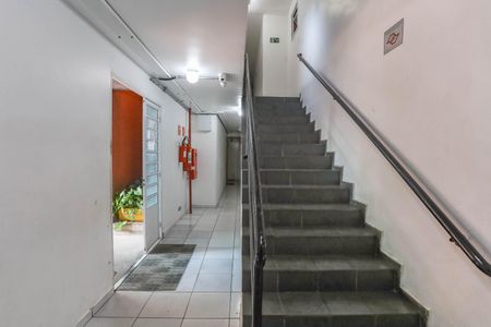 Apartamento à venda com 44m², 2 quartos e 1 vaga Apartamento à venda com 44m², 2 quartos e 1 vagaEscada do prédio