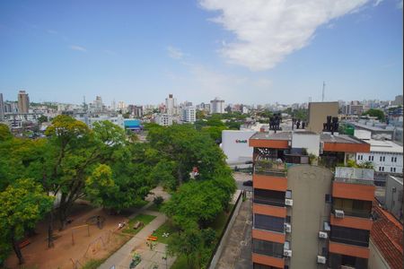 Sala - Vista de apartamento para alugar com 2 quartos, 90m² em Petrópolis, Porto Alegre