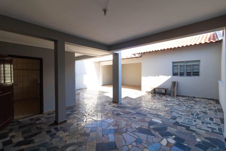Casa à venda com 107m², 3 quartos e 4 vagasQuintal
