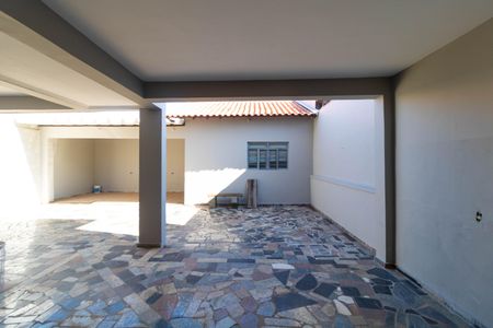 Casa à venda com 107m², 3 quartos e 4 vagasQuintal