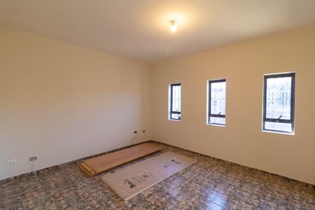 Casa à venda com 107m², 3 quartos e 4 vagasSalas