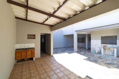 Casa à venda com 107m², 3 quartos e 4 vagasVaranda