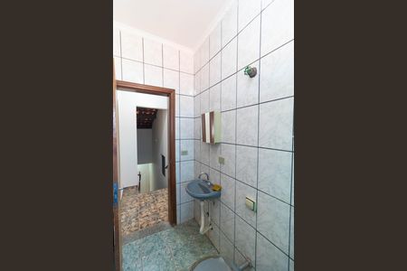 Casa à venda com 107m², 3 quartos e 4 vagasBanheiro 01