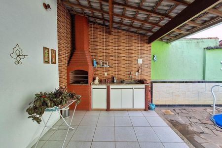 Casa à venda com 360m², 3 quartos e 3 vagasQuintal