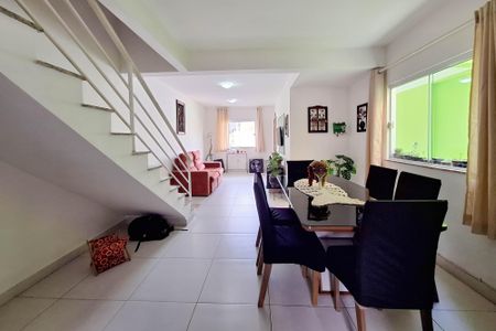 Casa à venda com 360m², 3 quartos e 3 vagasSala