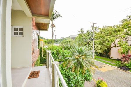 Casa de condomínio para alugar com 300m², 4 quartos e 2 vagas Casa de condomínio para alugar com 300m², 4 quartos e 2 vagasVaranda Sala