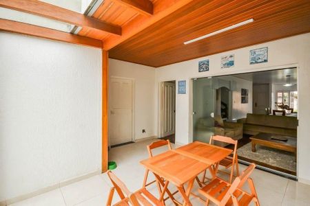 Casa de condomínio para alugar com 300m², 4 quartos e 2 vagas Casa de condomínio para alugar com 300m², 4 quartos e 2 vagasÁrea comum