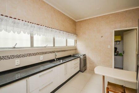 Casa de condomínio para alugar com 300m², 4 quartos e 2 vagas Casa de condomínio para alugar com 300m², 4 quartos e 2 vagasCozinha