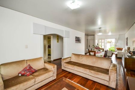 Casa de condomínio para alugar com 300m², 4 quartos e 2 vagas Casa de condomínio para alugar com 300m², 4 quartos e 2 vagasSala