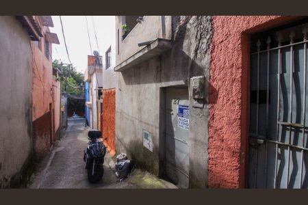 Casa à venda com 100m², 4 quartos e sem vaga