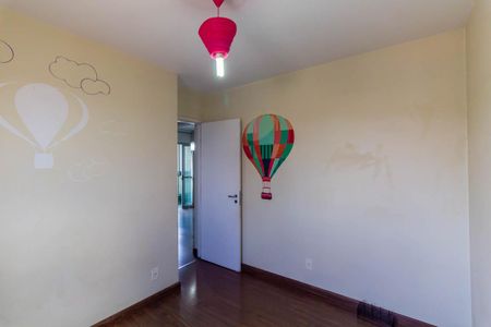 Apartamento à venda com 78m², 3 quartos e 2 vagasQuarto 2