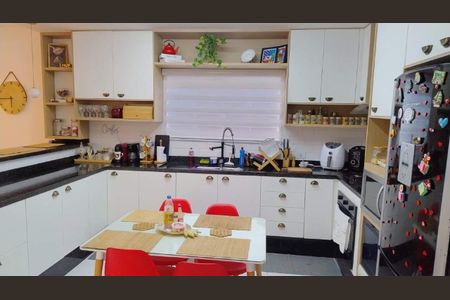 Casa à venda com 3 quartos, 210m² em Vargem Grande, Rio de Janeiro