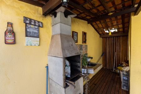 Casa à venda com 180m², 5 quartos e 3 vagasChurrasqueira