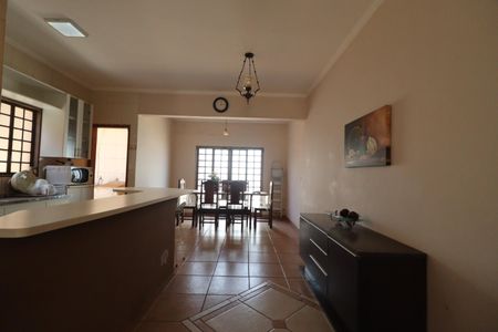 Casa para alugar com 180m², 3 quartos e 3 vagasSala