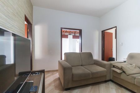 Casa para alugar com 525m², 4 quartos e 4 vagas Casa para alugar com 525m², 4 quartos e 4 vagasSala