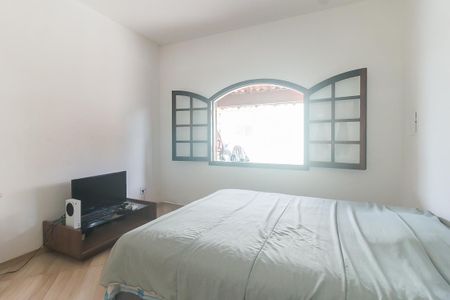 Casa para alugar com 525m², 4 quartos e 4 vagas Casa para alugar com 525m², 4 quartos e 4 vagasQuarto 2