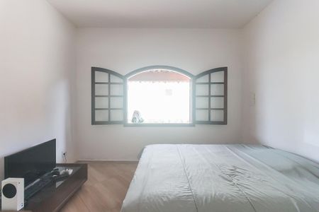 Casa para alugar com 525m², 4 quartos e 4 vagas Casa para alugar com 525m², 4 quartos e 4 vagasQuarto 2