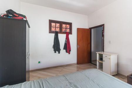 Casa para alugar com 525m², 4 quartos e 4 vagas Casa para alugar com 525m², 4 quartos e 4 vagasQuarto 2