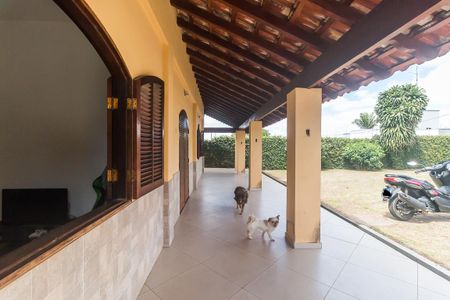 Casa para alugar com 525m², 4 quartos e 4 vagas Casa para alugar com 525m², 4 quartos e 4 vagasVaranda