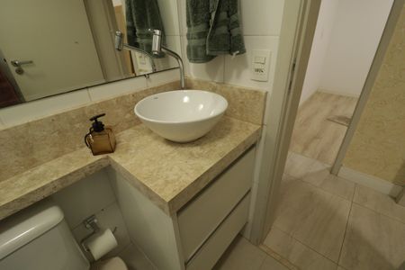 Apartamento à venda com 72m², 3 quartos e 2 vagasBanheiro