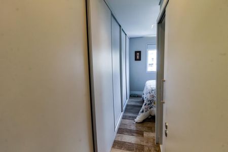 Apartamento para alugar com 74m², 2 quartos e 2 vagas Apartamento para alugar com 74m², 2 quartos e 2 vagasCloset da suíte 2