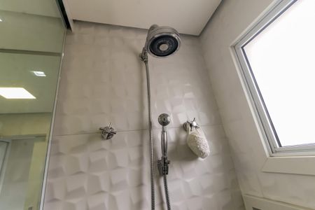 Apartamento para alugar com 74m², 2 quartos e 2 vagas Apartamento para alugar com 74m², 2 quartos e 2 vagasBanheiro da Suíte 1 - chuveiro